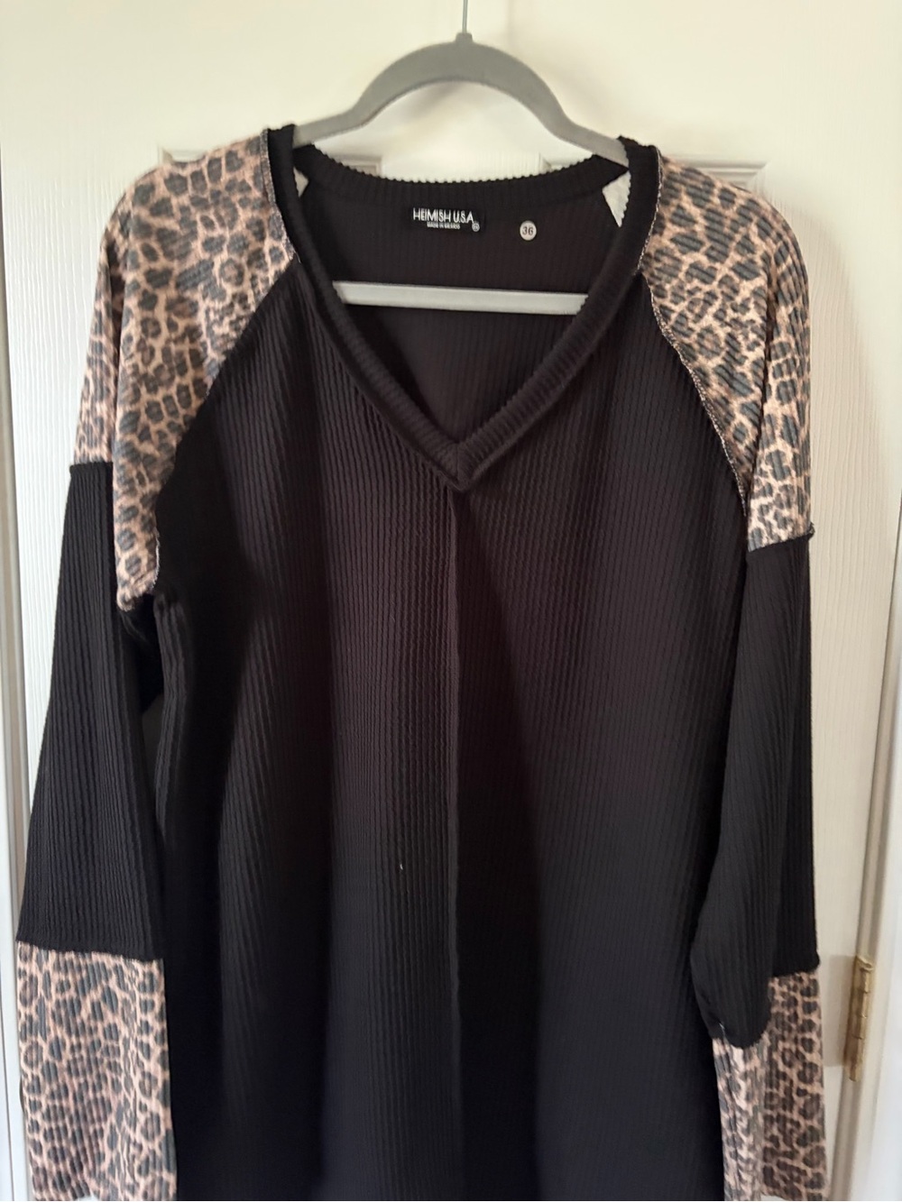 Heimish Black V-Neck Long Sleeve Top with Leopard Trim Size 2X